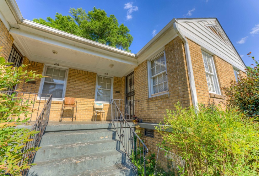 166 ROBERTA DR, Memphis, Tennessee 38112, 2 Bedrooms Bedrooms, ,1 BathroomBathrooms,Duplexes,For Sale,ROBERTA,10220898