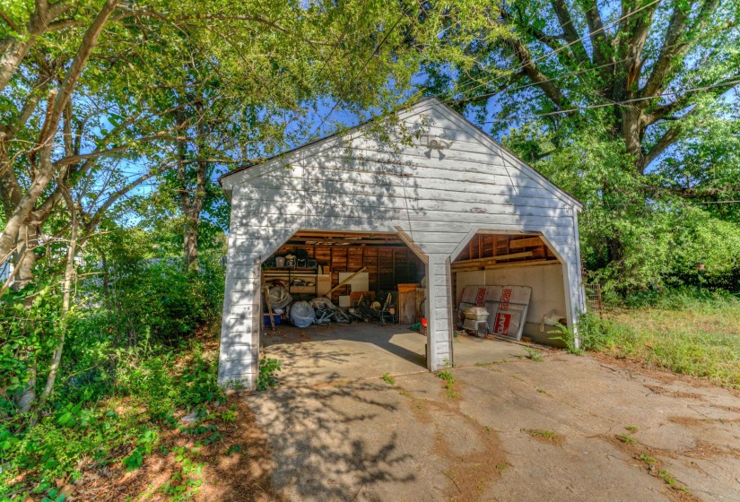 166 ROBERTA DR, Memphis, Tennessee 38112, 2 Bedrooms Bedrooms, ,1 BathroomBathrooms,Duplexes,For Sale,ROBERTA,10220898