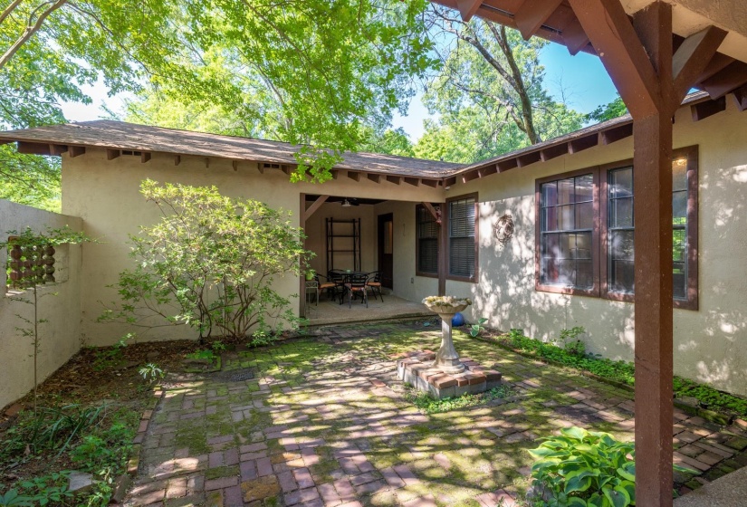 35 VINE GROVE LN, Memphis, Tennessee 38018, 3 Bedroom Bedrooms, 8 Room Rooms,2 BathroomBathrooms,Residential,For Sale,VINE GROVE,0,10220227