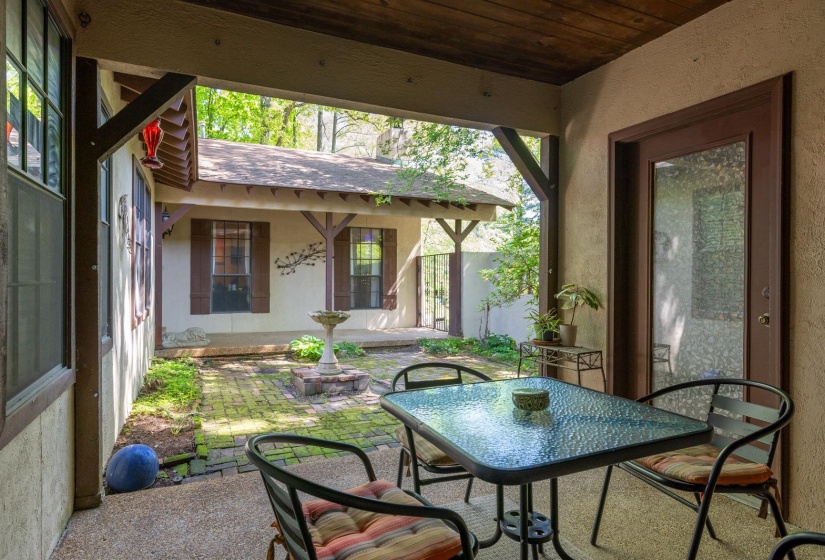 35 VINE GROVE LN, Memphis, Tennessee 38018, 3 Bedroom Bedrooms, 8 Room Rooms,2 BathroomBathrooms,Residential,For Sale,VINE GROVE,0,10220227