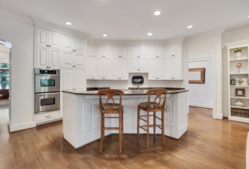 175 WARING RD, Memphis, Tennessee 38117, 5 Bedroom Bedrooms, 11 Room Rooms,6.1 BathroomBathrooms,Residential,For Sale,WARING,0,10220874
