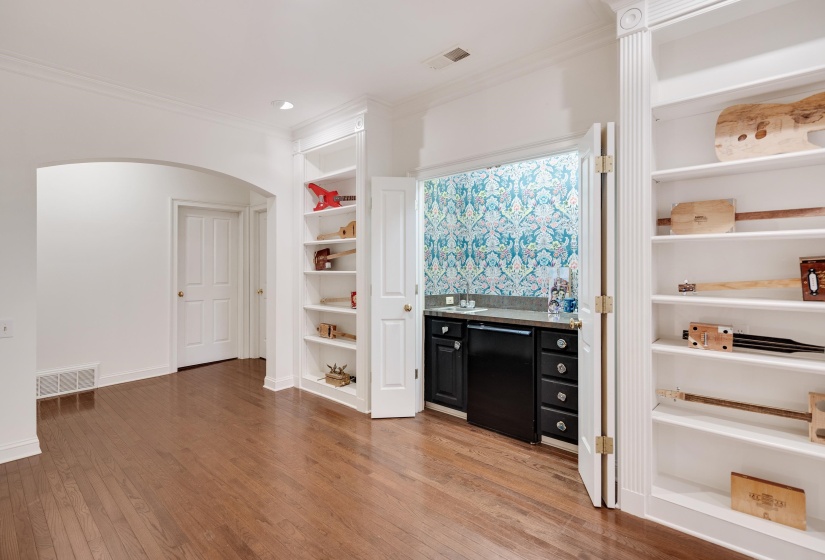 175 WARING RD, Memphis, Tennessee 38117, 5 Bedroom Bedrooms, 11 Room Rooms,6.1 BathroomBathrooms,Residential,For Sale,WARING,0,10220874