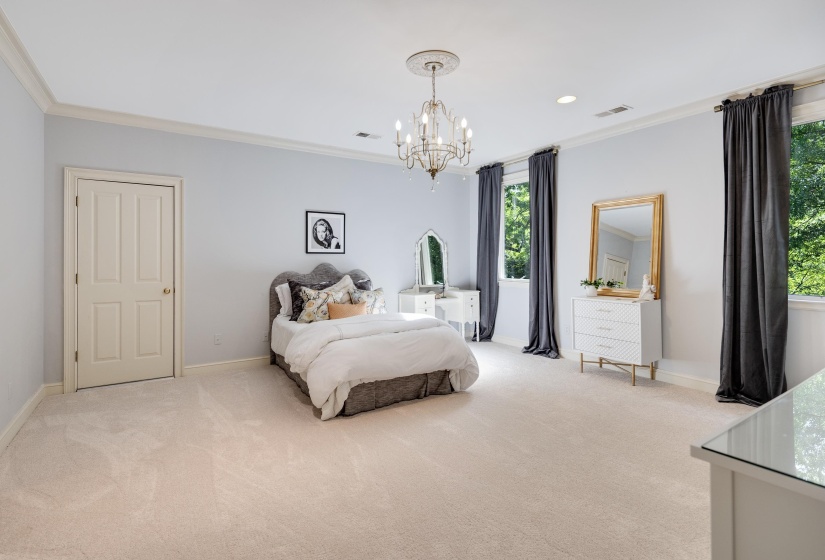 175 WARING RD, Memphis, Tennessee 38117, 5 Bedroom Bedrooms, 11 Room Rooms,6.1 BathroomBathrooms,Residential,For Sale,WARING,0,10220874