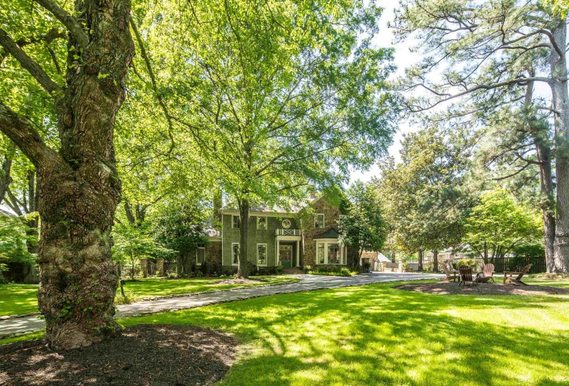 175 WARING RD, Memphis, Tennessee 38117, 5 Bedroom Bedrooms, 11 Room Rooms,6.1 BathroomBathrooms,Residential,For Sale,WARING,0,10220874