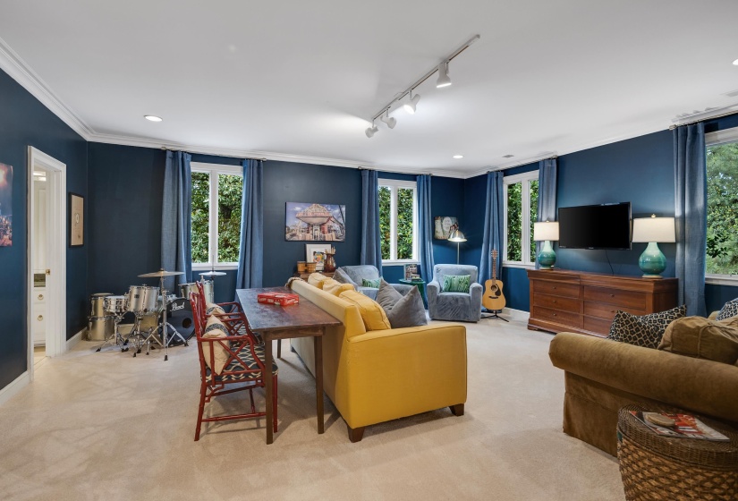 175 WARING RD, Memphis, Tennessee 38117, 5 Bedroom Bedrooms, 11 Room Rooms,6.1 BathroomBathrooms,Residential,For Sale,WARING,0,10220874