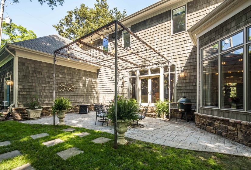175 WARING RD, Memphis, Tennessee 38117, 5 Bedroom Bedrooms, 11 Room Rooms,6.1 BathroomBathrooms,Residential,For Sale,WARING,0,10220874