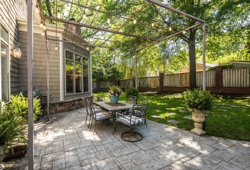 175 WARING RD, Memphis, Tennessee 38117, 5 Bedroom Bedrooms, 11 Room Rooms,6.1 BathroomBathrooms,Residential,For Sale,WARING,0,10220874