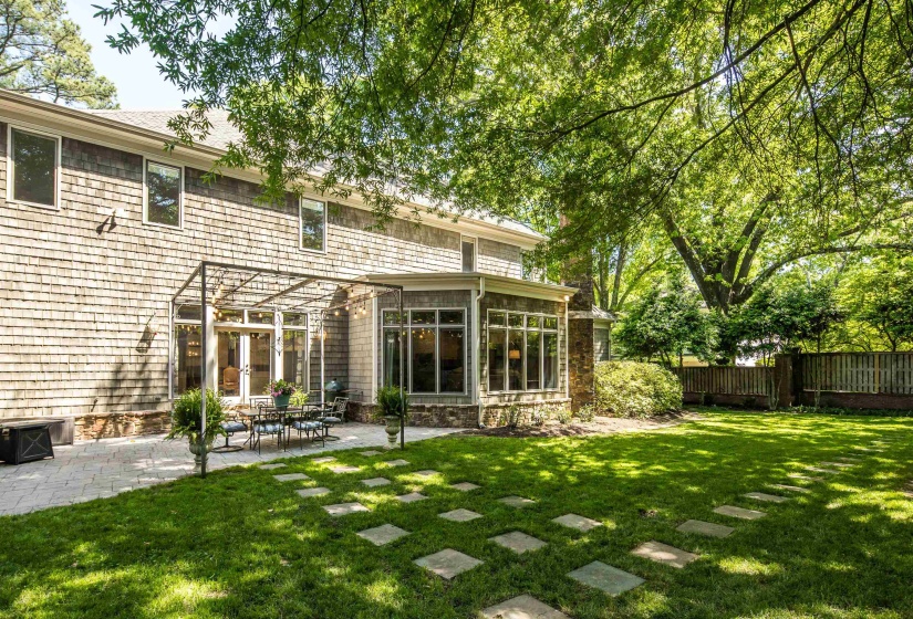 175 WARING RD, Memphis, Tennessee 38117, 5 Bedroom Bedrooms, 11 Room Rooms,6.1 BathroomBathrooms,Residential,For Sale,WARING,0,10220874