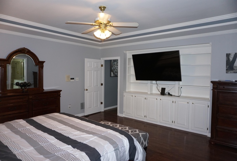 1389 CEDAR HOLLOW DR, Memphis, Tennessee 38016, 4 Bedroom Bedrooms, 8 Room Rooms,2.1 BathroomBathrooms,Residential,For Sale,CEDAR HOLLOW,0,10220878