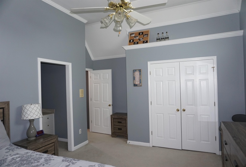 1389 CEDAR HOLLOW DR, Memphis, Tennessee 38016, 4 Bedroom Bedrooms, 8 Room Rooms,2.1 BathroomBathrooms,Residential,For Sale,CEDAR HOLLOW,0,10220878