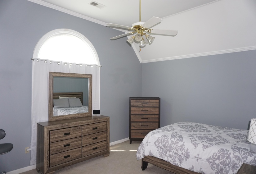 1389 CEDAR HOLLOW DR, Memphis, Tennessee 38016, 4 Bedroom Bedrooms, 8 Room Rooms,2.1 BathroomBathrooms,Residential,For Sale,CEDAR HOLLOW,0,10220878