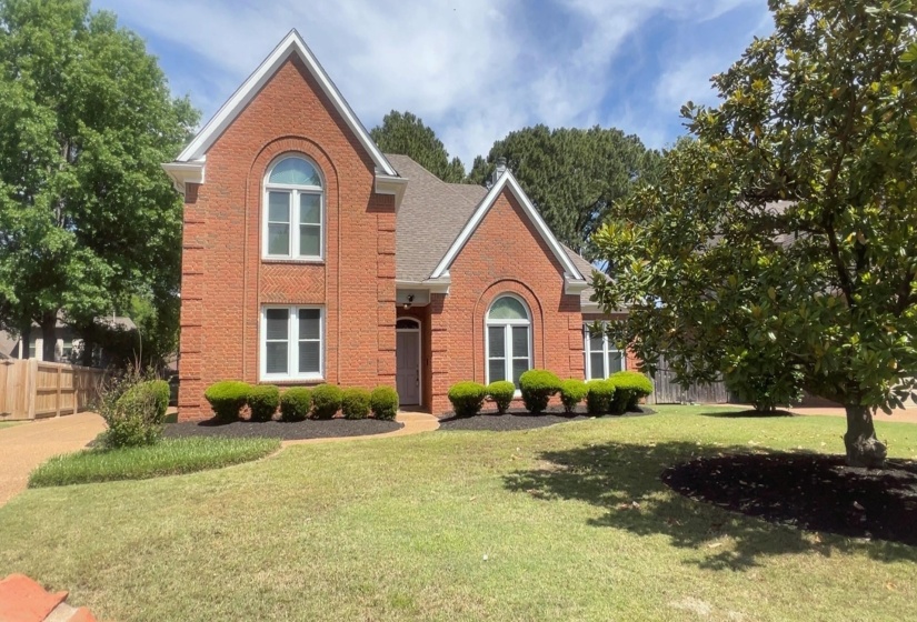 1389 CEDAR HOLLOW DR, Memphis, Tennessee 38016, 4 Bedroom Bedrooms, 8 Room Rooms,2.1 BathroomBathrooms,Residential,For Sale,CEDAR HOLLOW,0,10220878