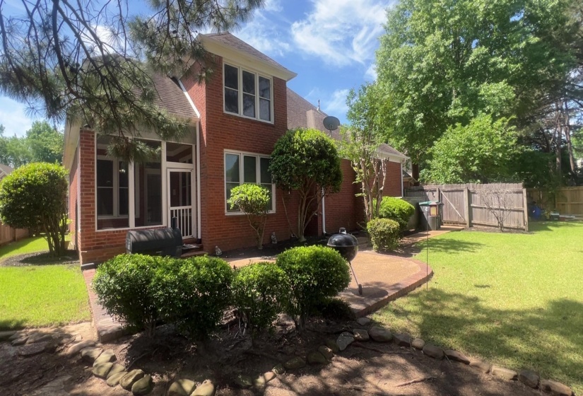 1389 CEDAR HOLLOW DR, Memphis, Tennessee 38016, 4 Bedroom Bedrooms, 8 Room Rooms,2.1 BathroomBathrooms,Residential,For Sale,CEDAR HOLLOW,0,10220878