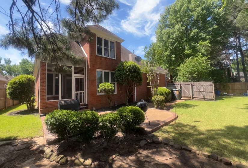 1389 CEDAR HOLLOW DR, Memphis, Tennessee 38016, 4 Bedroom Bedrooms, 8 Room Rooms,2.1 BathroomBathrooms,Residential,For Sale,CEDAR HOLLOW,0,10220878