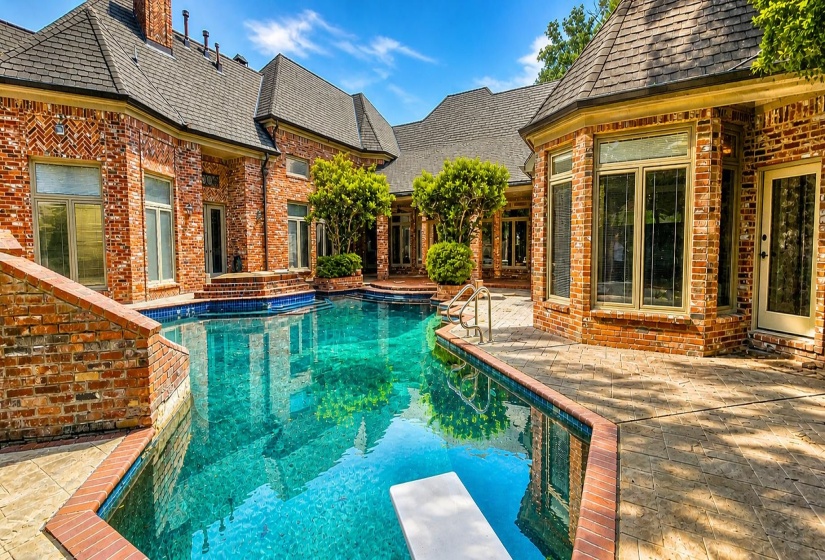 2745 FOREST HILL-IRENE RD, Germantown, Tennessee 38139, 4 Bedrooms Bedrooms, 19 Rooms Rooms,7 BathroomsBathrooms,Residential,For Sale,FOREST HILL-IRENE,10220882
