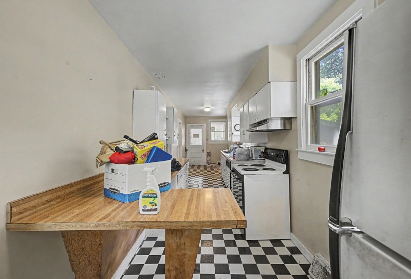 790 COLONIAL RD, Memphis, Tennessee 38117, 4 Bedrooms Bedrooms, 8 Rooms Rooms,1.1 BathroomsBathrooms,Residential,For Sale,COLONIAL,10220894