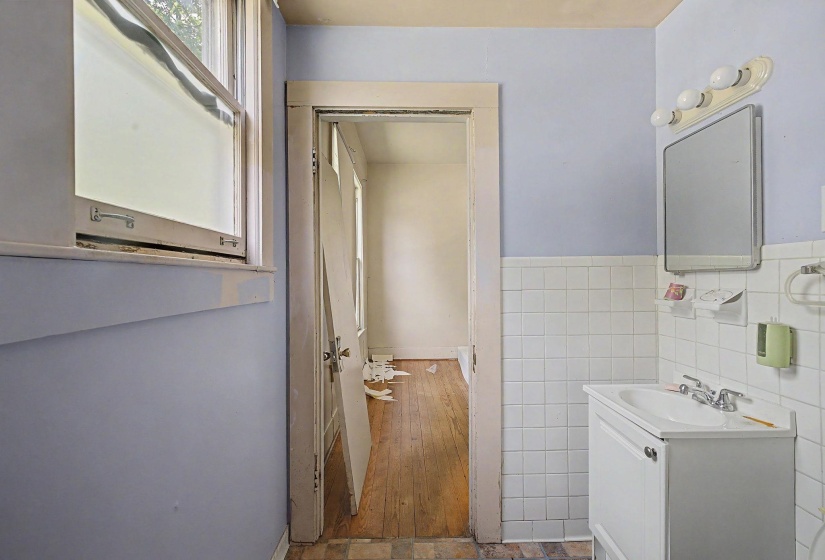 790 COLONIAL RD, Memphis, Tennessee 38117, 4 Bedrooms Bedrooms, 8 Rooms Rooms,1.1 BathroomsBathrooms,Residential,For Sale,COLONIAL,10220894