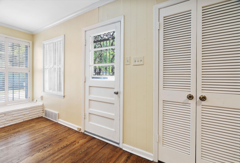 209 LEONORA DR, Memphis, Tennessee 38117, 3 Bedrooms Bedrooms, 7 Rooms Rooms,2 BathroomsBathrooms,Residential,For Sale,LEONORA,10220896