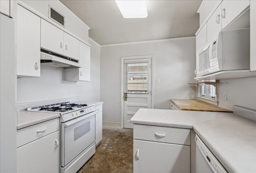 293 CECILIA DR, Memphis, Tennessee 38117, 3 Bedrooms Bedrooms, 7 Rooms Rooms,2 BathroomsBathrooms,Residential,For Sale,CECILIA,10220902