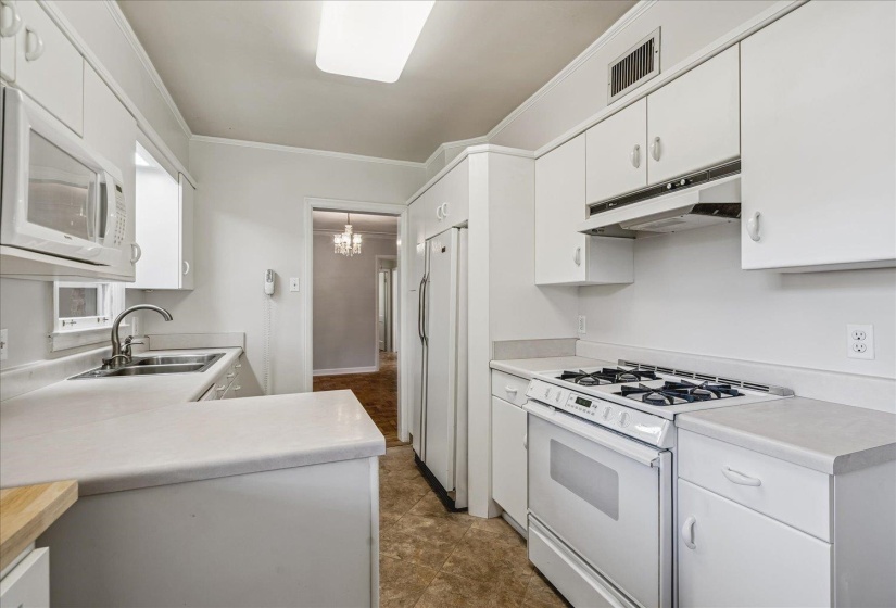 293 CECILIA DR, Memphis, Tennessee 38117, 3 Bedrooms Bedrooms, 7 Rooms Rooms,2 BathroomsBathrooms,Residential,For Sale,CECILIA,10220902