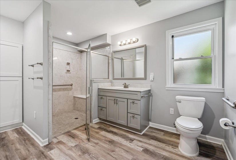 293 CECILIA DR, Memphis, Tennessee 38117, 3 Bedrooms Bedrooms, 7 Rooms Rooms,2 BathroomsBathrooms,Residential,For Sale,CECILIA,10220902