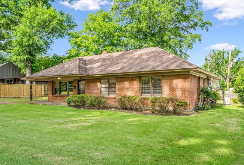 293 CECILIA DR, Memphis, Tennessee 38117, 3 Bedrooms Bedrooms, 7 Rooms Rooms,2 BathroomsBathrooms,Residential,For Sale,CECILIA,10220902