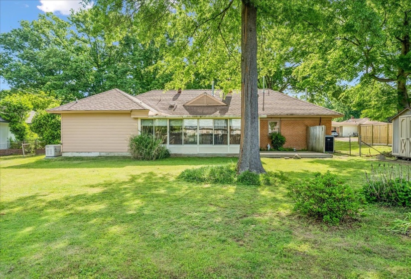293 CECILIA DR, Memphis, Tennessee 38117, 3 Bedrooms Bedrooms, 7 Rooms Rooms,2 BathroomsBathrooms,Residential,For Sale,CECILIA,10220902