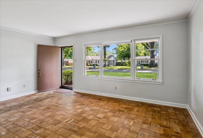 293 CECILIA DR, Memphis, Tennessee 38117, 3 Bedrooms Bedrooms, 7 Rooms Rooms,2 BathroomsBathrooms,Residential,For Sale,CECILIA,10220902