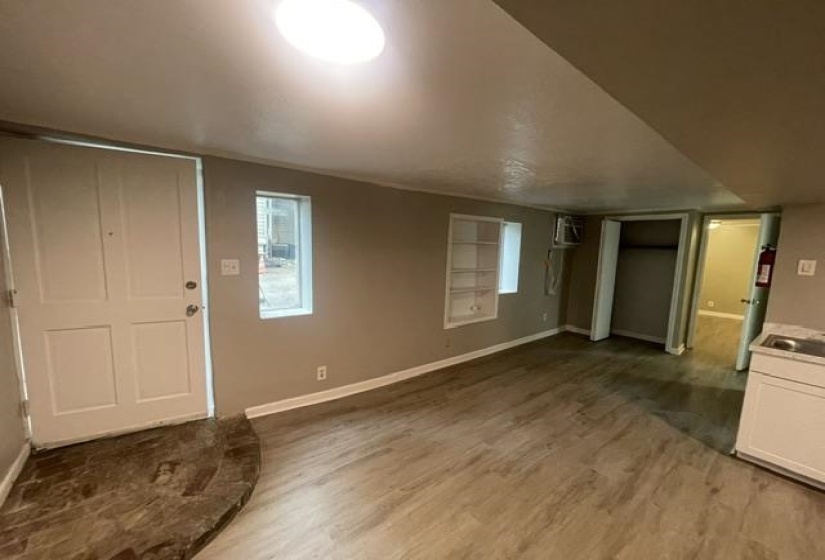 1235 VINTON AVE, Memphis, Tennessee 38104-0506, 1 Bedroom Bedrooms, 3 Room Rooms,1 BathroomBathrooms,Rental Properties,For Sale,VINTON,0,10220916