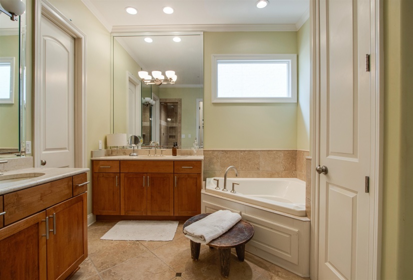 1621 LAWTON TRL, Germantown, Tennessee 38138, 4 Bedroom Bedrooms, 9 Room Rooms,3.1 BathroomBathrooms,Residential,For Sale,LAWTON,0,10220935