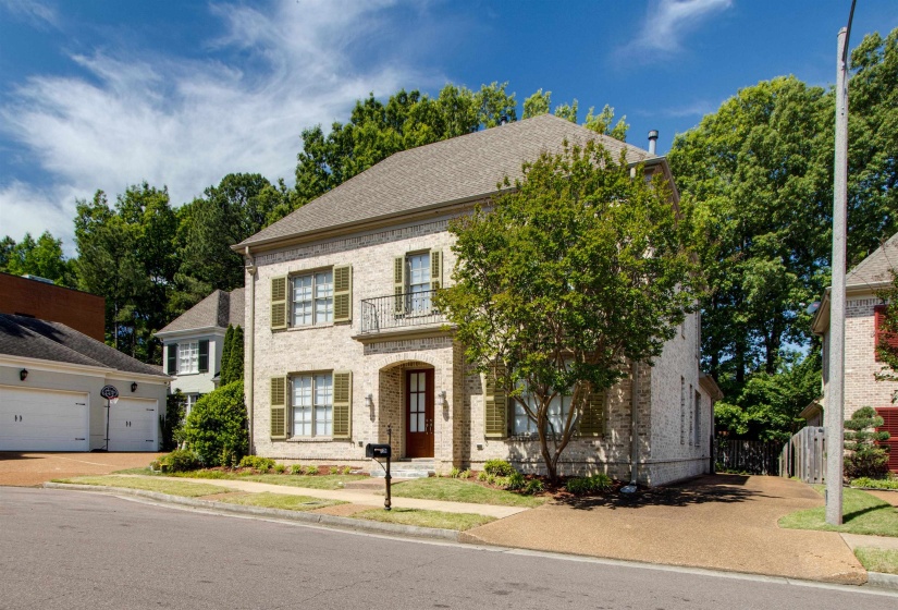 1621 LAWTON TRL, Germantown, Tennessee 38138, 4 Bedroom Bedrooms, 9 Room Rooms,3.1 BathroomBathrooms,Residential,For Sale,LAWTON,0,10220935