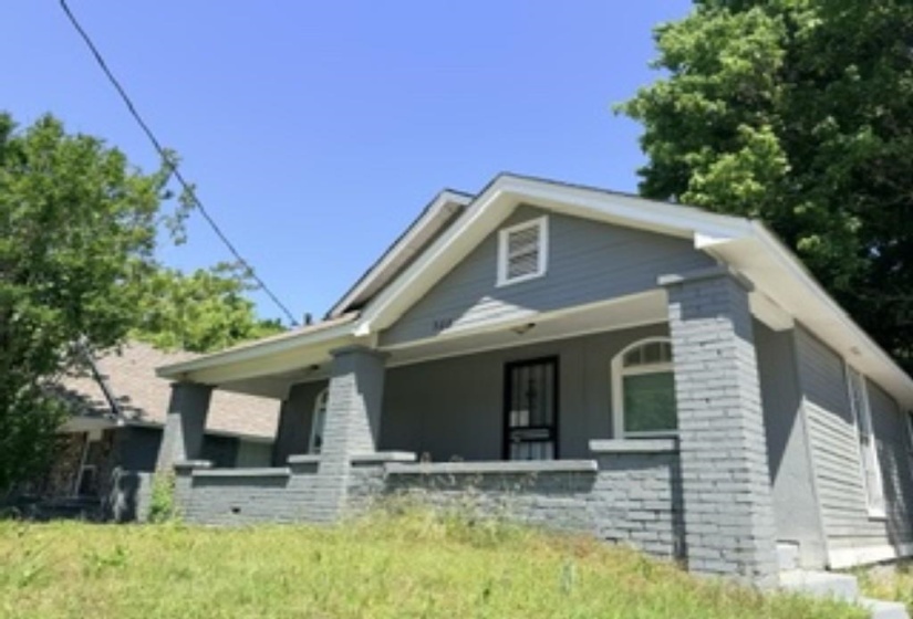 560 PEEBLES RD, Memphis, Tennessee 38109, 4 Bedrooms Bedrooms, 6 Rooms Rooms,2 BathroomsBathrooms,Residential,For Sale,PEEBLES,10220911