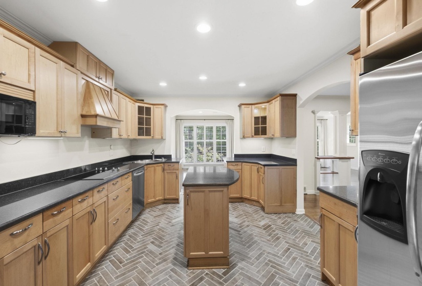 5442 ROLLING OAKS DR, Memphis, Tennessee 38119, 5 Bedroom Bedrooms, 8 Room Rooms,4.1 BathroomBathrooms,Residential,For Sale,ROLLING OAKS,0,10220946