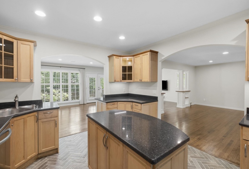 5442 ROLLING OAKS DR, Memphis, Tennessee 38119, 5 Bedroom Bedrooms, 8 Room Rooms,4.1 BathroomBathrooms,Residential,For Sale,ROLLING OAKS,0,10220946