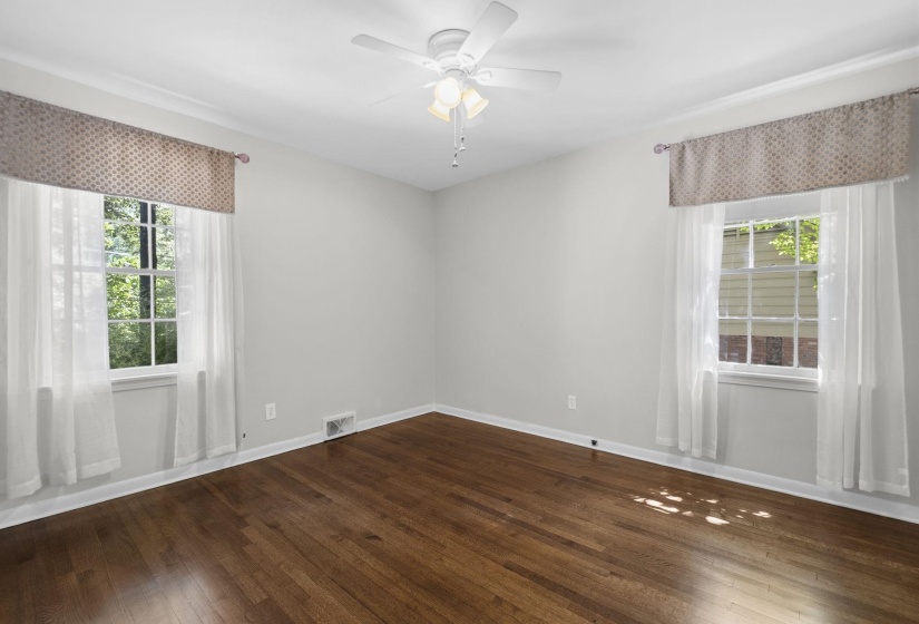 5442 ROLLING OAKS DR, Memphis, Tennessee 38119, 5 Bedroom Bedrooms, 8 Room Rooms,4.1 BathroomBathrooms,Residential,For Sale,ROLLING OAKS,0,10220946
