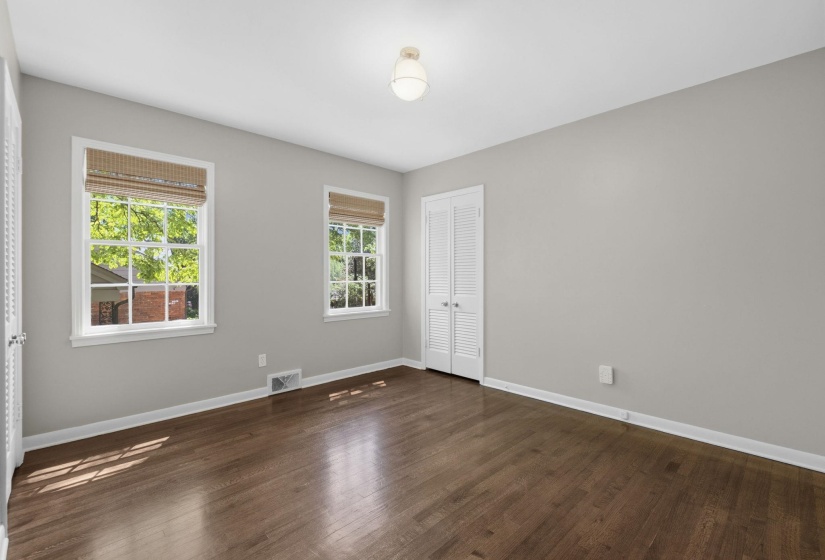 5442 ROLLING OAKS DR, Memphis, Tennessee 38119, 5 Bedroom Bedrooms, 8 Room Rooms,4.1 BathroomBathrooms,Residential,For Sale,ROLLING OAKS,0,10220946