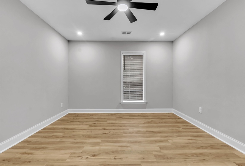 Unfurnished room featuring light wood-style flooring, recessed lighting, and a ceiling fan