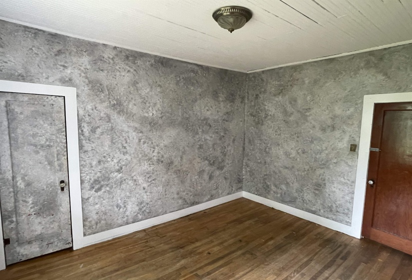 332 PHARR AVE, Selmer, Tennessee 38375, 5 Bedroom Bedrooms, 10 Room Rooms,2 BathroomBathrooms,Residential,For Sale,PHARR,0,10220961