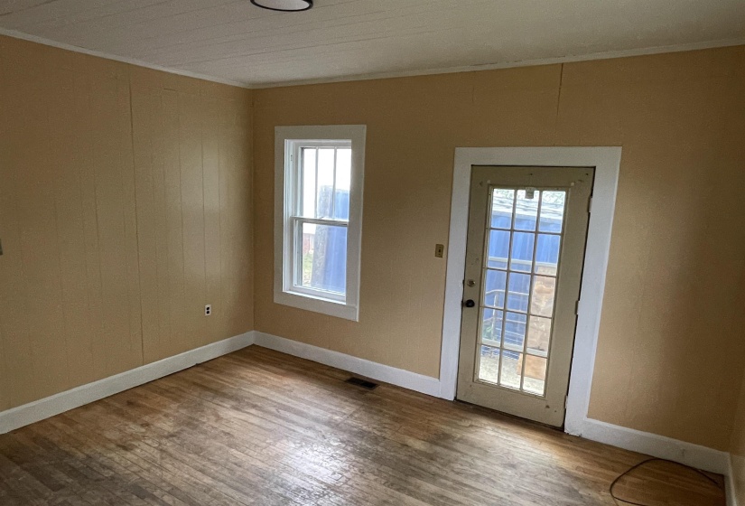 332 PHARR AVE, Selmer, Tennessee 38375, 5 Bedroom Bedrooms, 10 Room Rooms,2 BathroomBathrooms,Residential,For Sale,PHARR,0,10220961