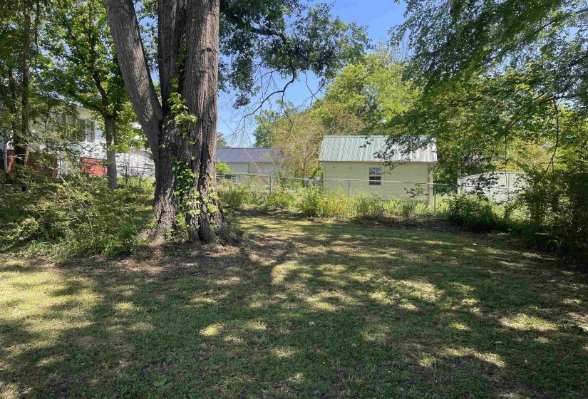 332 PHARR AVE, Selmer, Tennessee 38375, 5 Bedroom Bedrooms, 10 Room Rooms,2 BathroomBathrooms,Residential,For Sale,PHARR,0,10220961