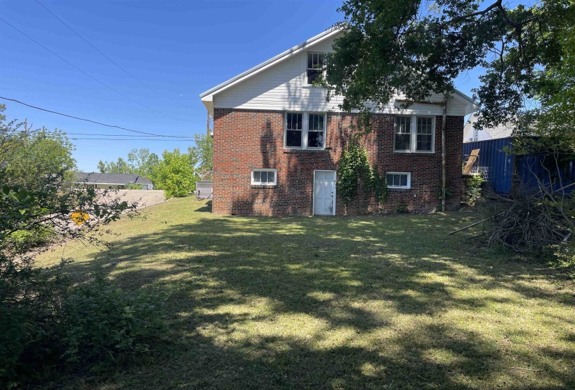 332 PHARR AVE, Selmer, Tennessee 38375, 5 Bedroom Bedrooms, 10 Room Rooms,2 BathroomBathrooms,Residential,For Sale,PHARR,0,10220961