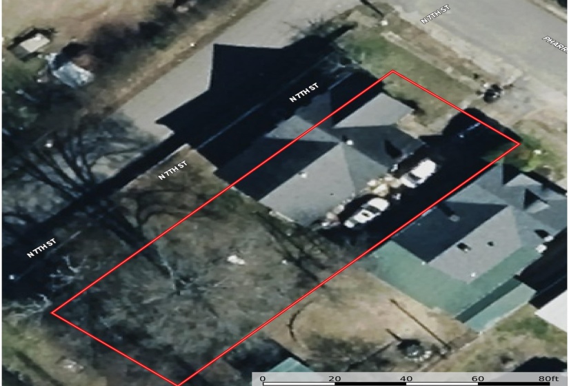 332 PHARR AVE, Selmer, Tennessee 38375, 5 Bedroom Bedrooms, 10 Room Rooms,2 BathroomBathrooms,Residential,For Sale,PHARR,0,10220961