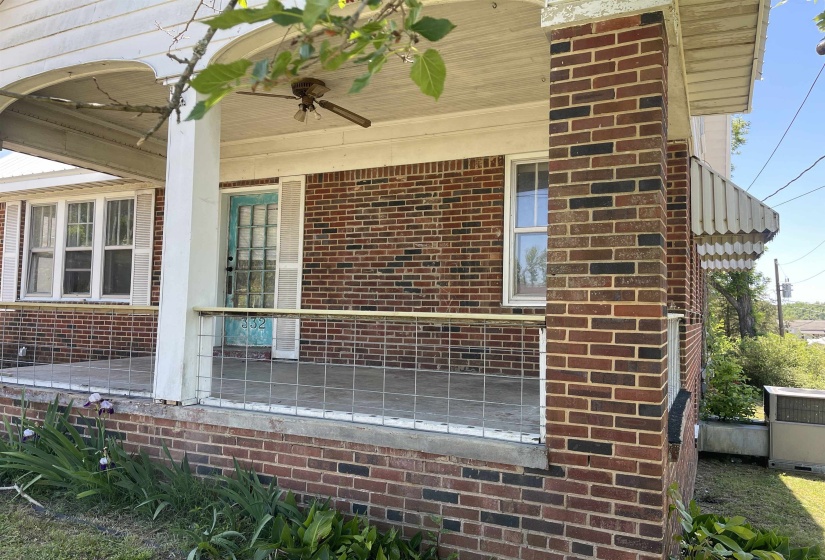 332 PHARR AVE, Selmer, Tennessee 38375, 5 Bedroom Bedrooms, 10 Room Rooms,2 BathroomBathrooms,Residential,For Sale,PHARR,0,10220961