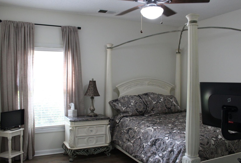 8916 CEDAR MILLS CV, Memphis, Tennessee 38016, 4 Bedrooms Bedrooms, 8 Rooms Rooms,3 BathroomsBathrooms,Residential,For Sale,CEDAR MILLS,10220971