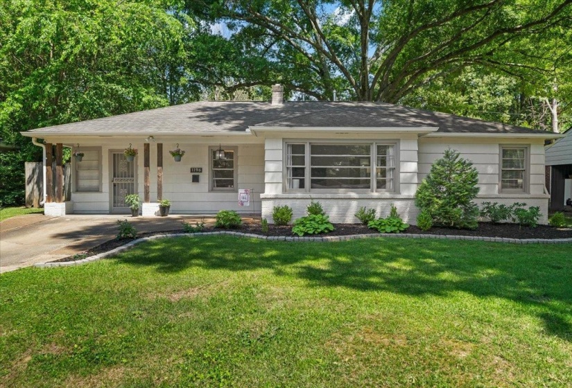 Welcome home to 1196 Dearing Rd!