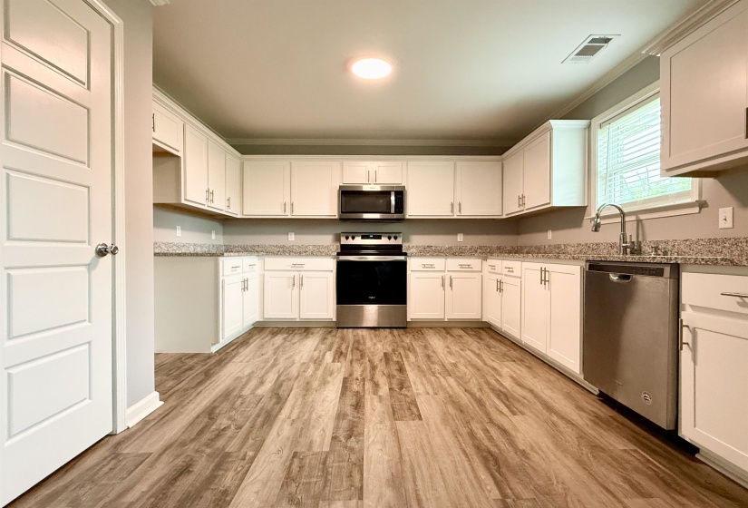 90 SQUIRES GROVE DR, Atoka, Tennessee 38004, 3 Bedroom Bedrooms, 5 Room Rooms,2 BathroomBathrooms,Residential,For Sale,SQUIRES GROVE,0,10220985