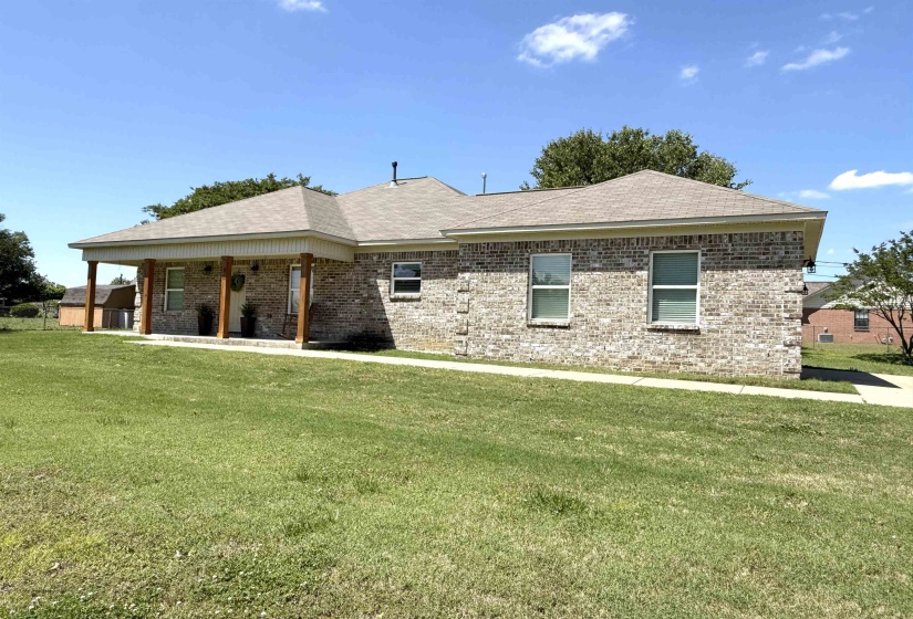 90 SQUIRES GROVE DR, Atoka, Tennessee 38004, 3 Bedroom Bedrooms, 5 Room Rooms,2 BathroomBathrooms,Residential,For Sale,SQUIRES GROVE,0,10220985