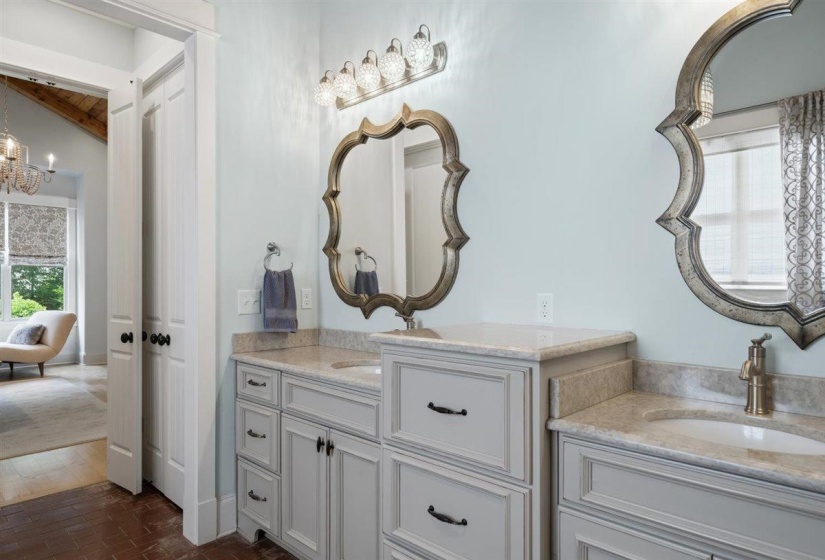 9035 TELLURIDE CV, Germantown, Tennessee 38138, 5 Bedrooms Bedrooms, 13 Rooms Rooms,4.1 BathroomsBathrooms,Residential,For Sale,TELLURIDE,10220986