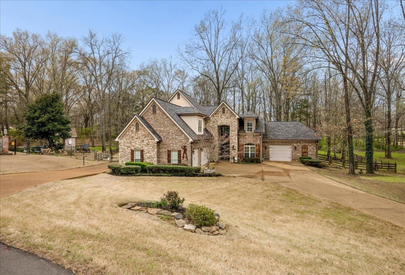 40 AMESBURY CV, Unicorp/Eads, Tennessee 38028, 4 Bedrooms Bedrooms, 10 Rooms Rooms,2.1 BathroomsBathrooms,Residential,For Sale,AMESBURY,10216962