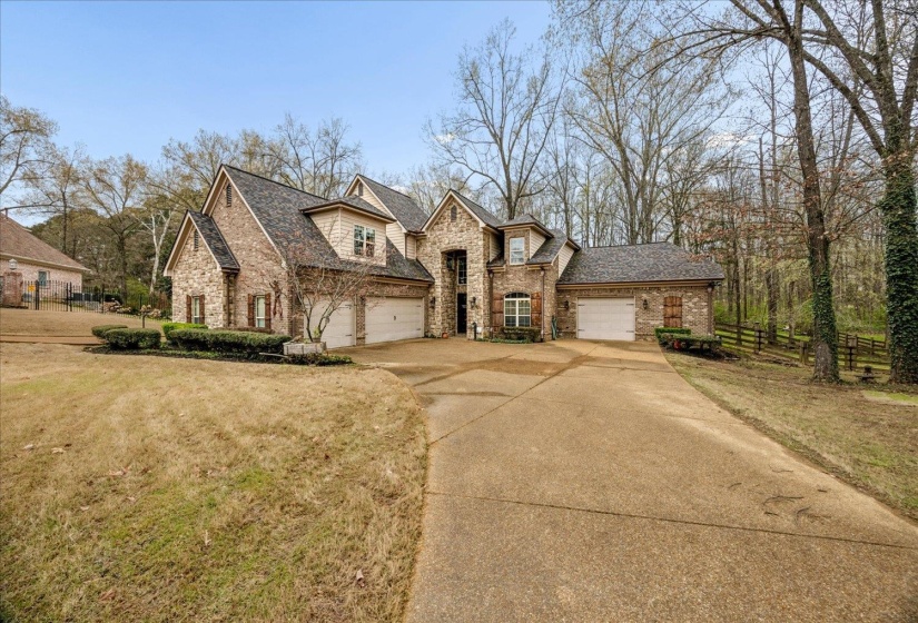 40 AMESBURY CV, Unicorp/Eads, Tennessee 38028, 4 Bedrooms Bedrooms, 10 Rooms Rooms,2.1 BathroomsBathrooms,Residential,For Sale,AMESBURY,10216962